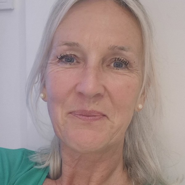 Clare - Prof d'anglais - Lacanau