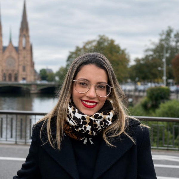 Caroline - Professor de Gramática - Cohafuma
