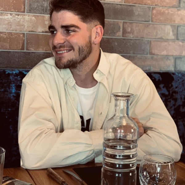 Arthur - Prof de management - Rodez