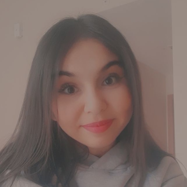 Özlem - Türkçe öğretmeni - 