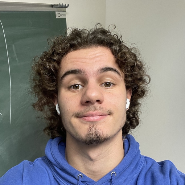 Victor - Prof de maths - Cergy