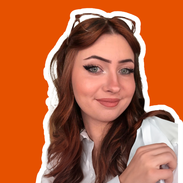 Chloé - Prof de marketing digital - Vannes