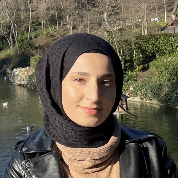 Ceyda - Türkçe öğretmeni - 