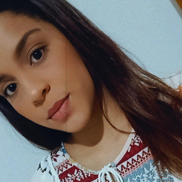 Larissa - Professor de física - Aracruz