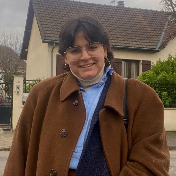 Anastasia - Prof d'histoire - géo - Avon