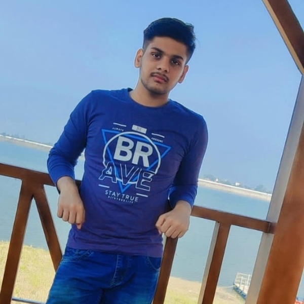 Pratyasksh - Economics tutor - Kanpur