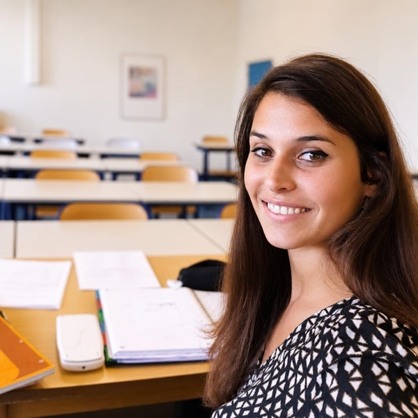 Fatima - professeur de mathématiques - Tours
