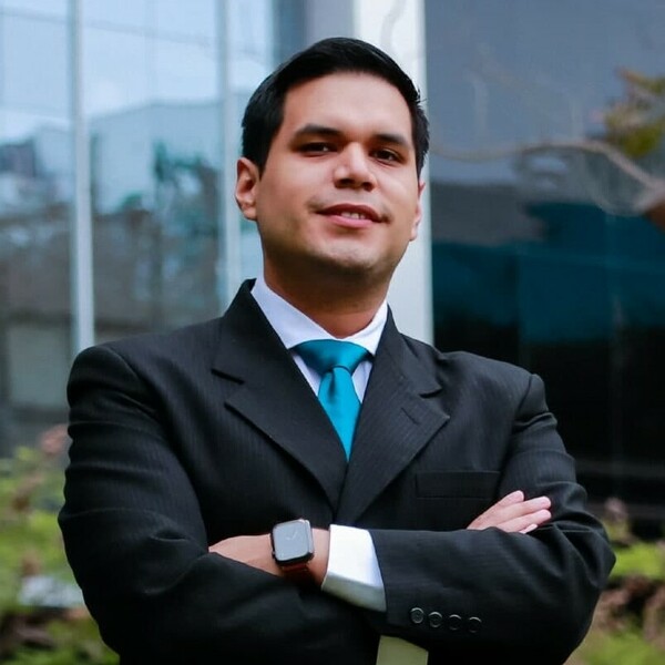 Alexander - Profe de ayuda en la redacción de memorias y tesis - Surquillo
