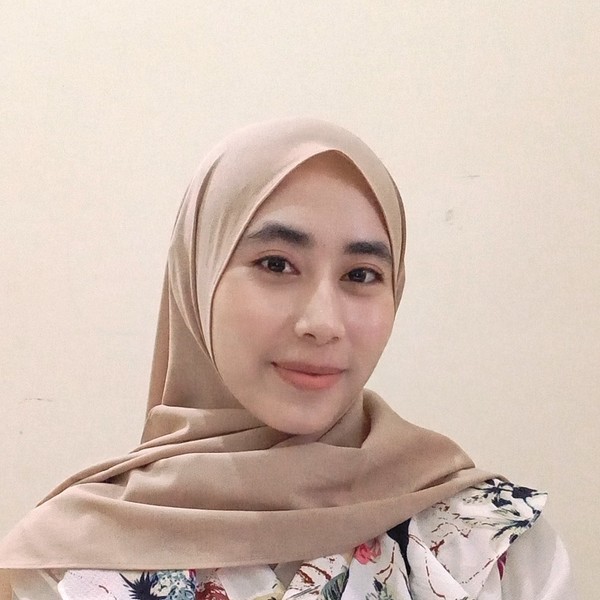 Oktavia - Guru bahasa inggris - Jember