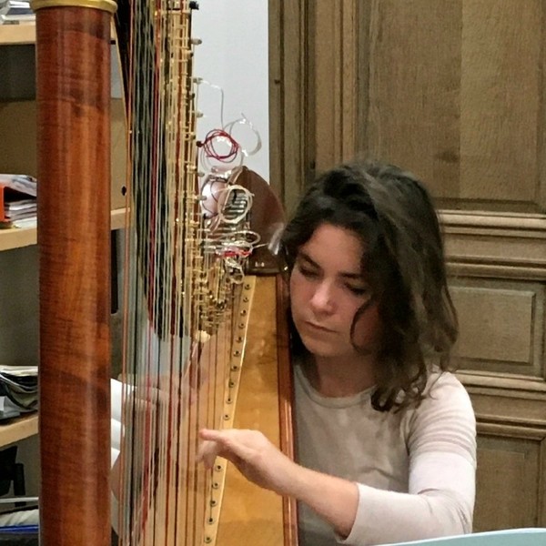 JEANNE - Prof d'harpe - Vallauris