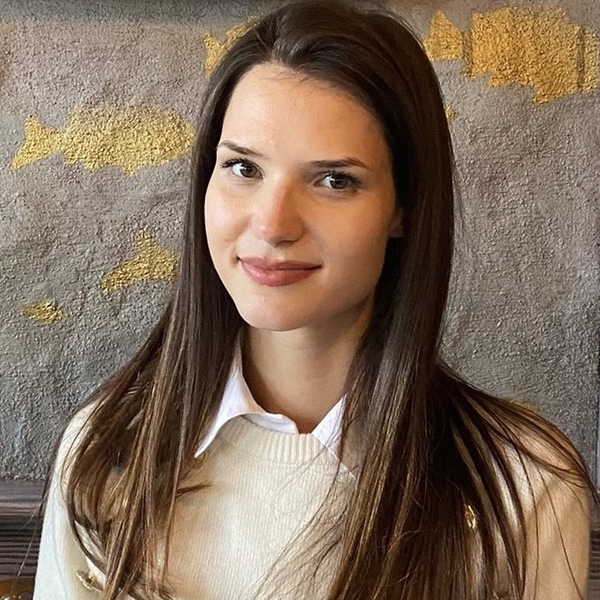 Nevena - Prof de serbo-croate - Metz