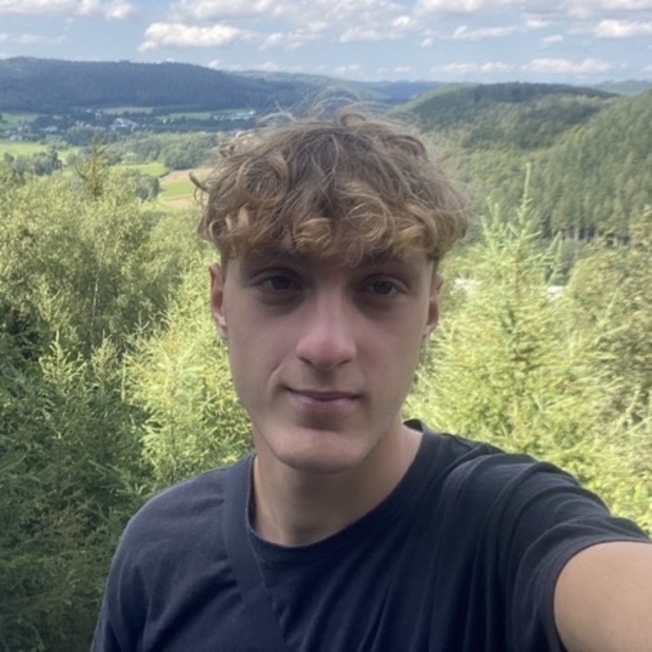 Louis - Prof de boxe thaï - Namur