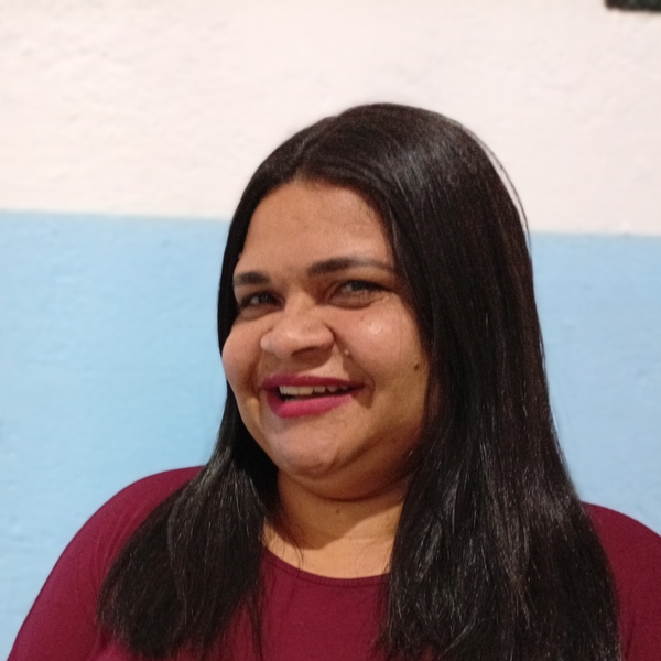 Mirian - Professor de reforço escolar - Carmésia