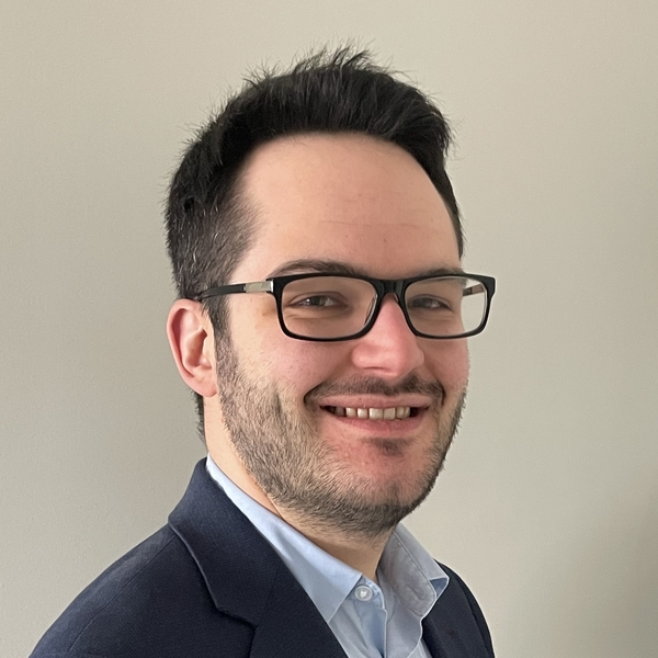 Jon Corporate associate at a top ten international law firm, graduate