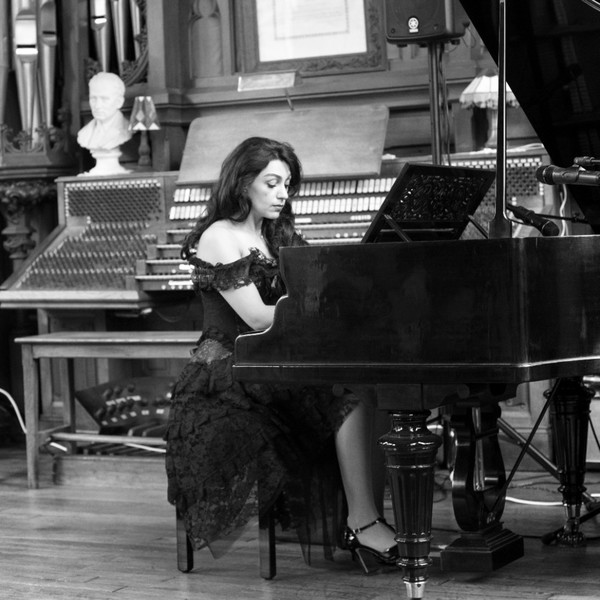 Marina - Prof de piano - Étréchy