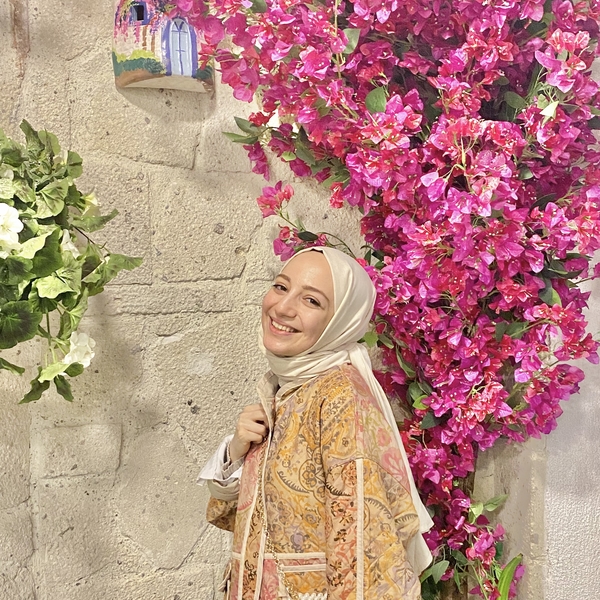 Zeynep - Türkçe öğretmeni - İstanbul