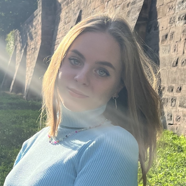 Alessia - Insegnante di aiuto compiti - Milano