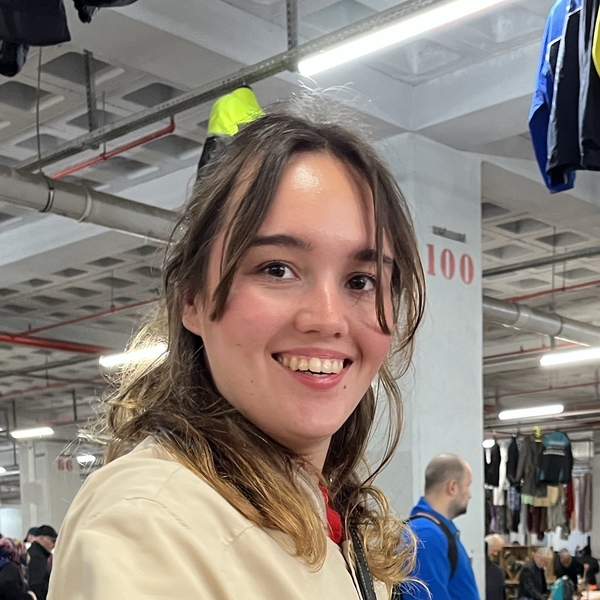 Lou - Prof de français - Asnières-sur-Seine