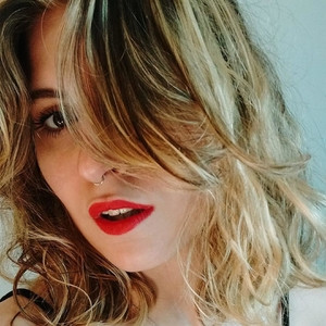 Maria - Profesor de matemática - Comuna 4