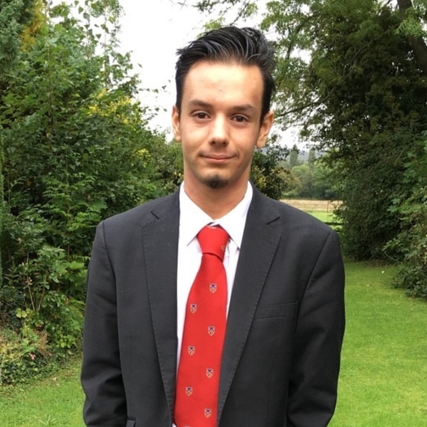 Mylan - Biology tutor - London