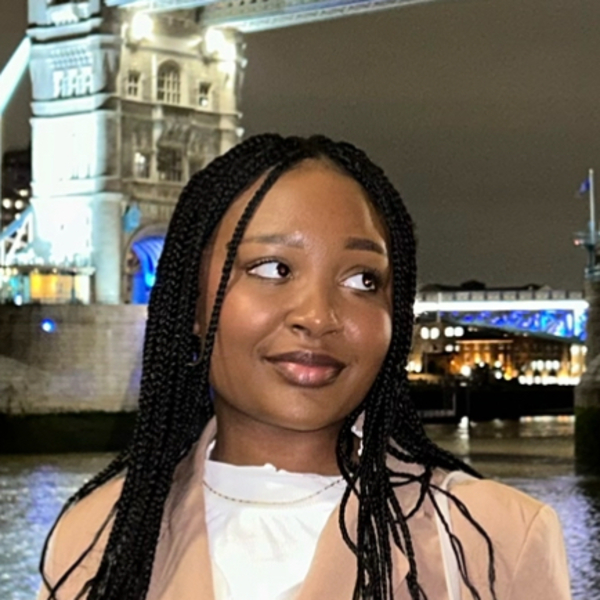 Hadiza - Prof d'anglais - Bois-Colombes