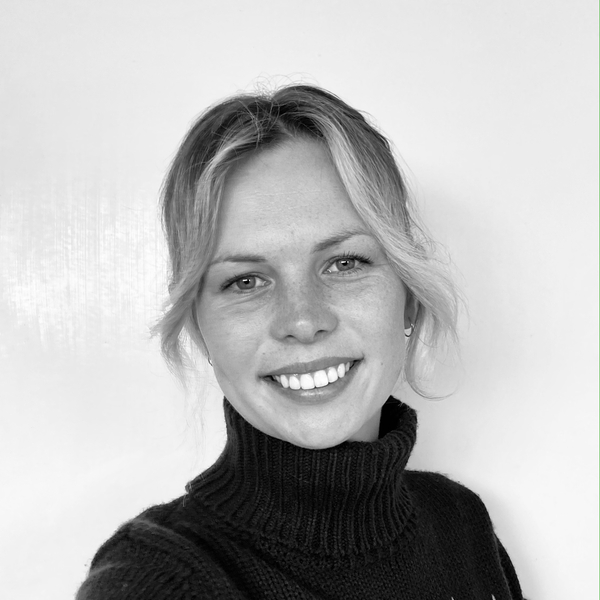 Lili Brunswick Heads ART TUTOR Graduate from the National Art School, Current student of a