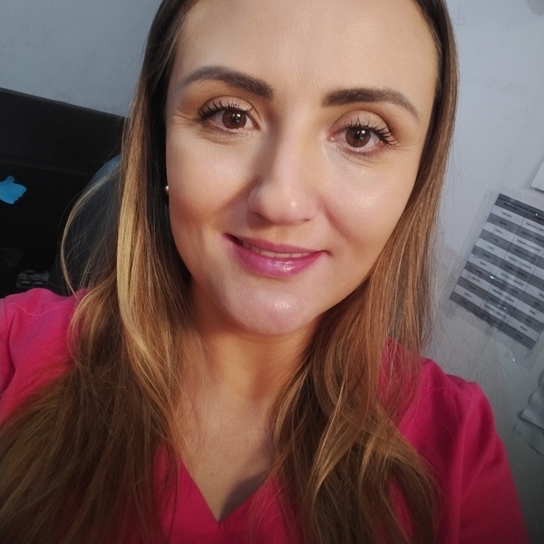 Laize Helena - Professor de reforço escolar - São Simão (Goiás)