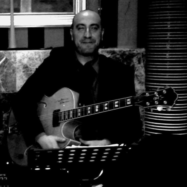 MAURIS - Prof guitarra - Santiago