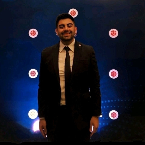 Fırat - Siyaset bilimi öğretmeni - 
