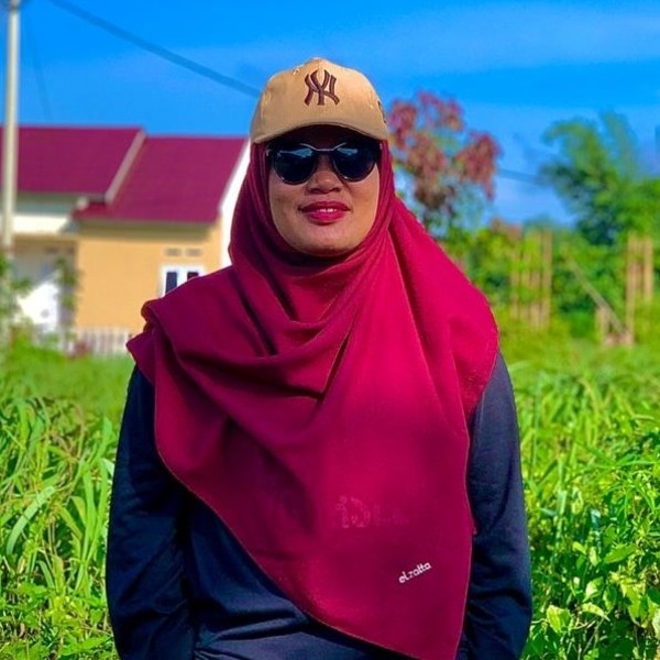 Wiwik - Guru mengaji - Muara Bulian