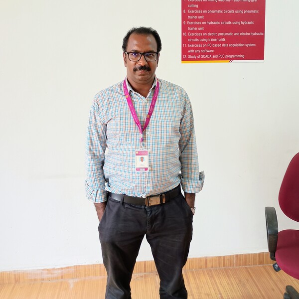 Ajins Stephen - Maths tutor - Muthalakodam