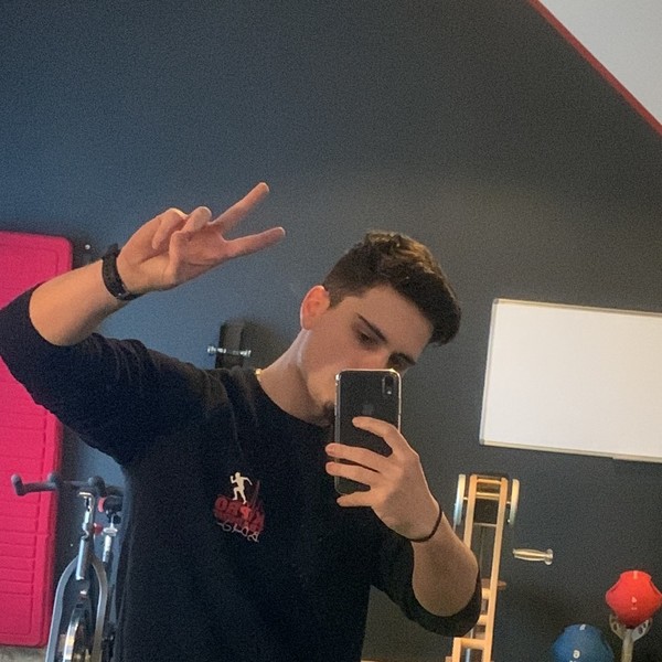 Nathan - Prof de français - Pau