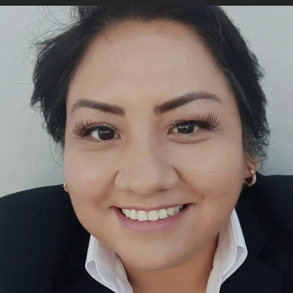 Nadia - profesor de inglés - Piura