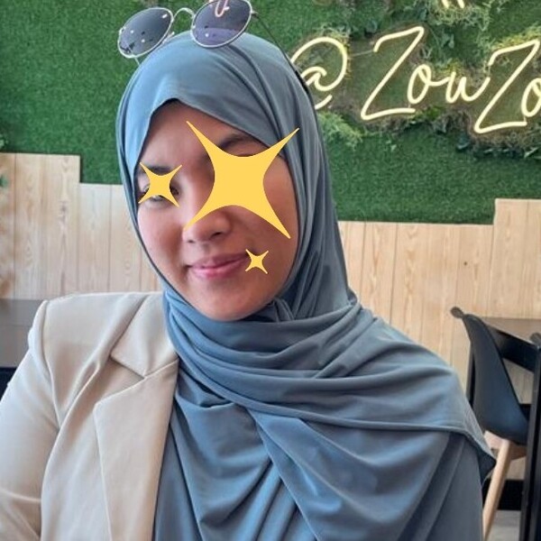 Sally - Prof de français - Bruxelles