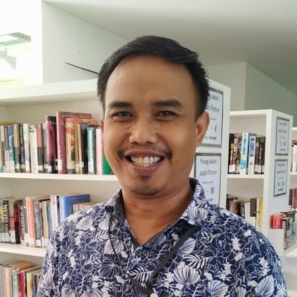 I Putu Ngurah Bagus - Guru bahasa inggris - 