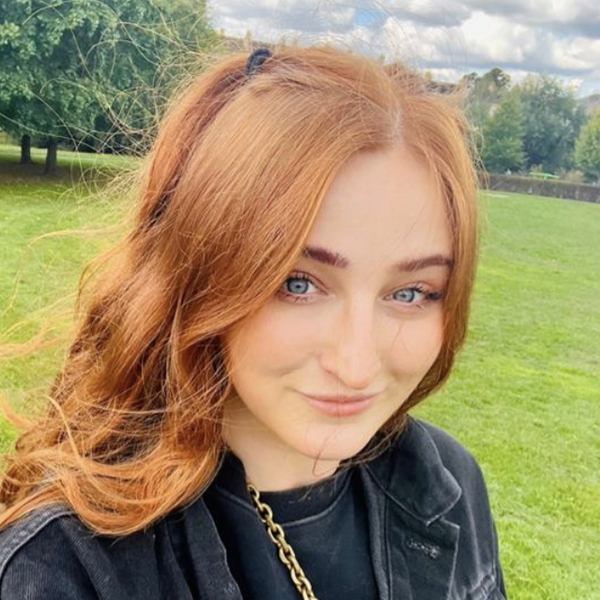Ella - English tutor - 