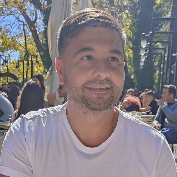 Derek - Business studies tutor in Houston - 40£/h - 3 reviews