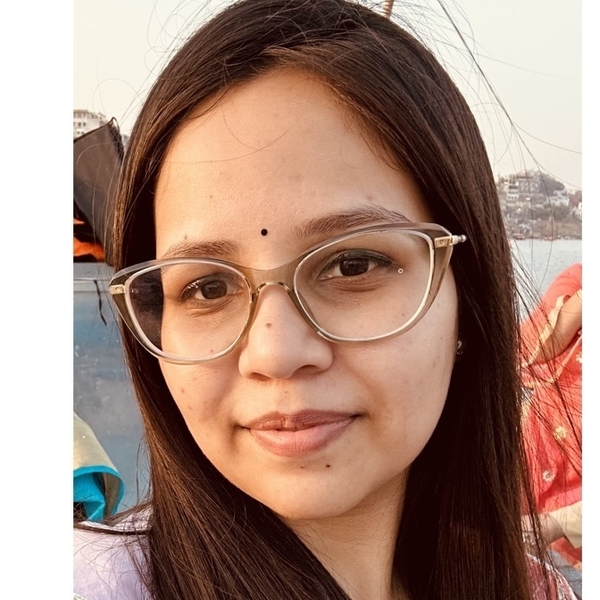 Aashna - English tutor - Varanasi