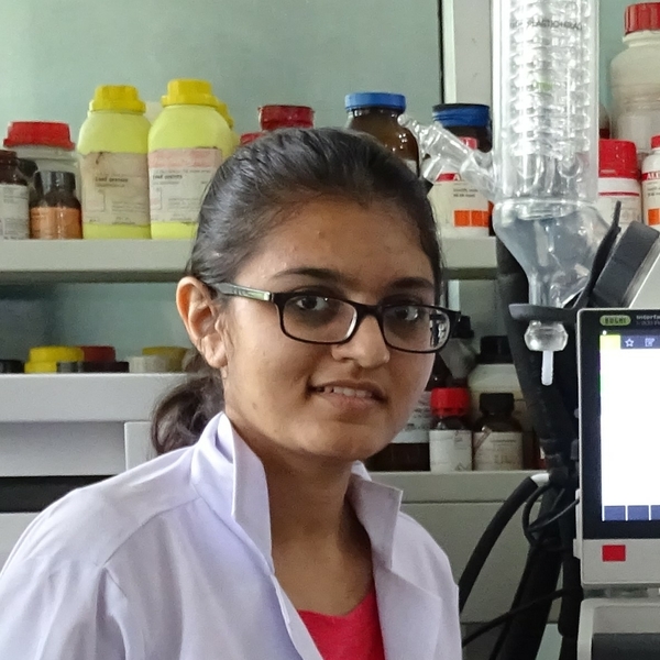 Kavya - Chemistry tutor - Waterloo