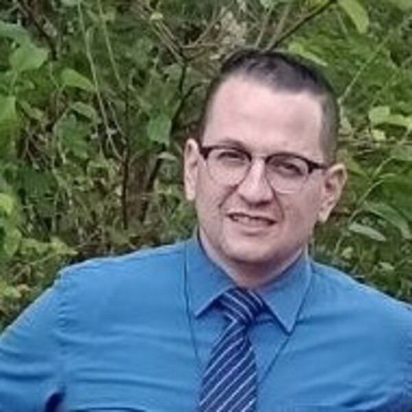Giovane - Professor de português - São José dos Pinhais