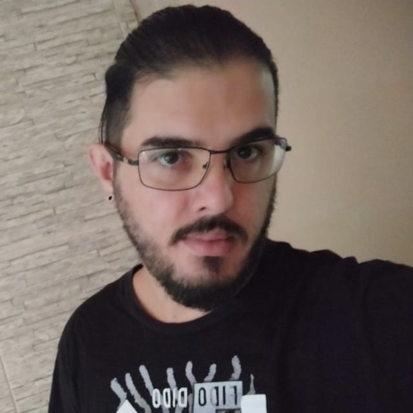 Max - Prof de programação - 