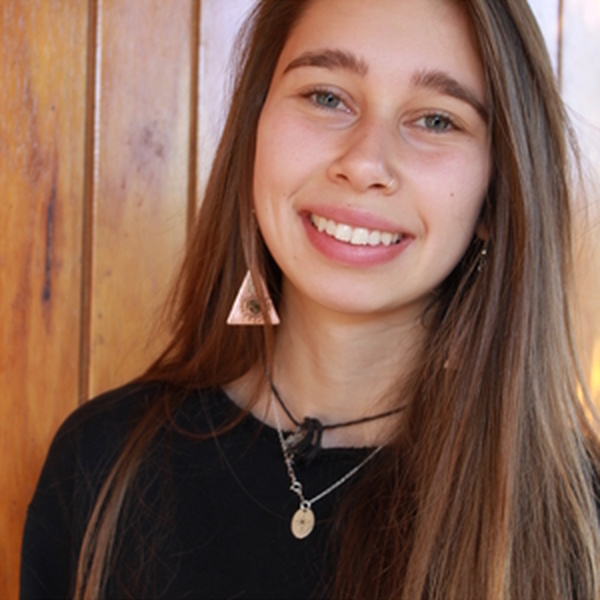 Romina - Profesor de lenguaje y comunicación - Santiago