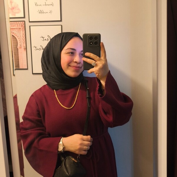 Nisa Nur - Matematik öğretmeni - 