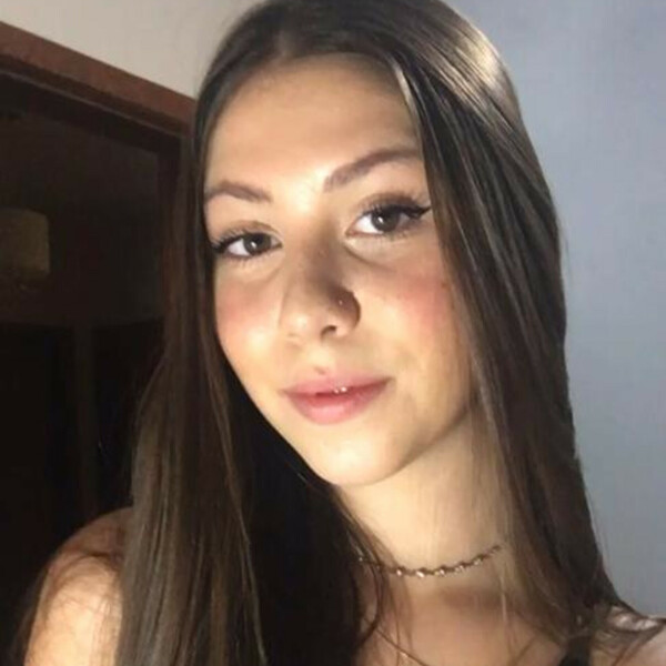 Julia - Professor de inglês - Irati (Paraná)