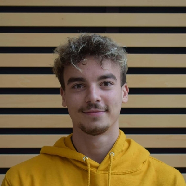 Damien - Prof de maths - Saint-Leu