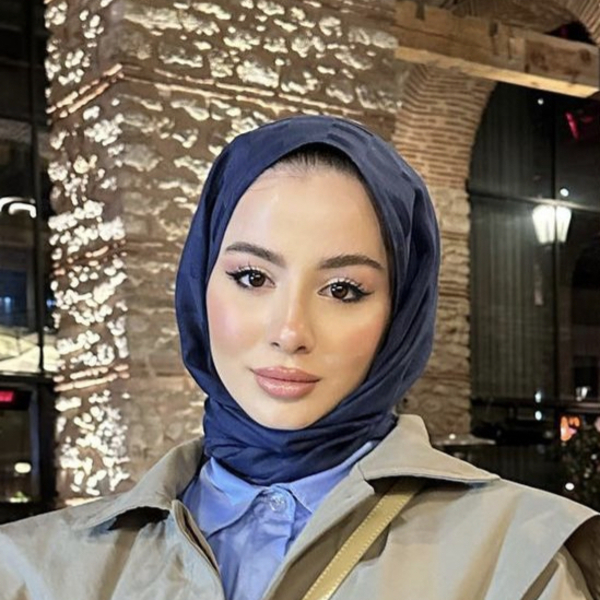 Banu - Piyano öğretmeni - İstanbul