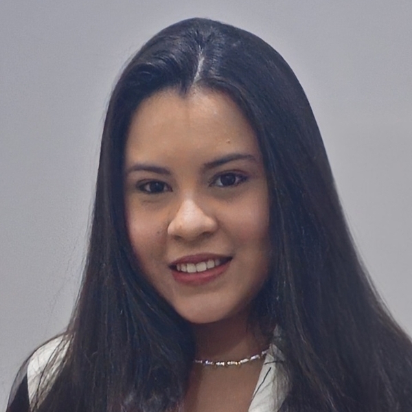 Ingrid - Prof de iniciação à informática - Morumbi