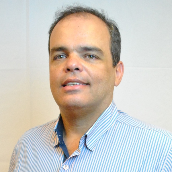 Marco - Prof de marketing - Iguabinha