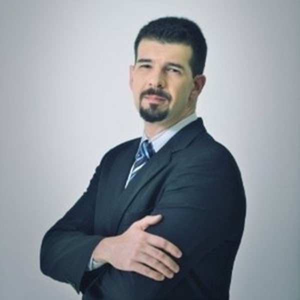 Victor - Professor de biologia - Pirassununga