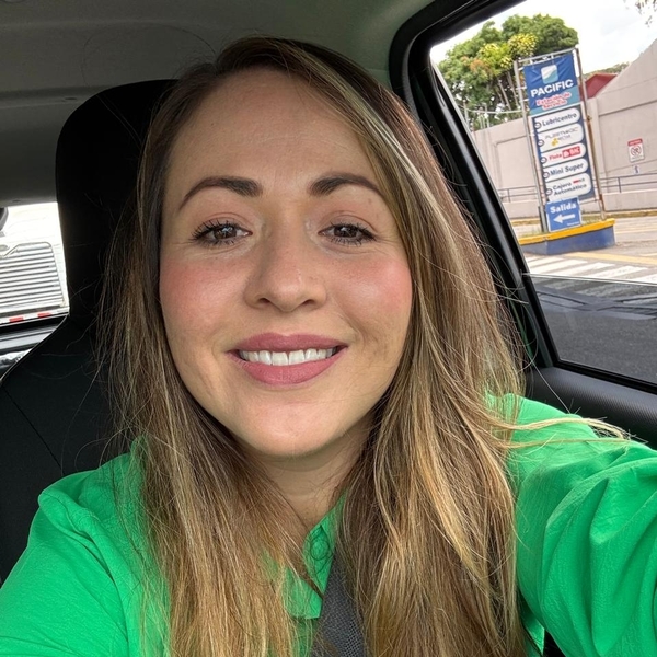 María - Profesor de portugués brasileño - Heredia